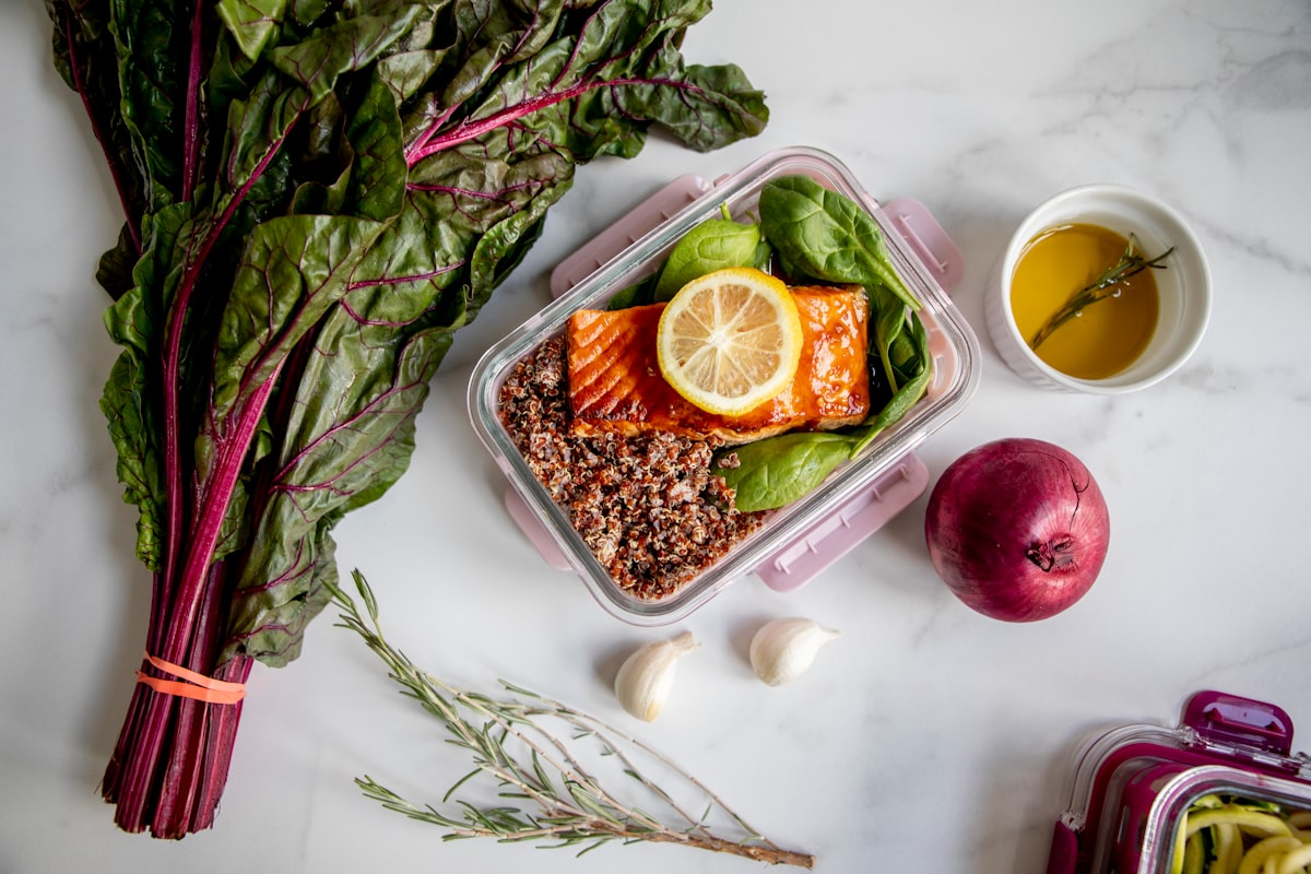 Professional nutritionist consulting with client